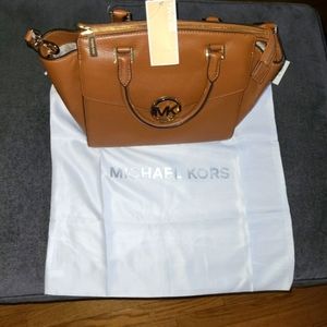 Michael Kors Hudson Leather Large Satchel in Brown includes MK dust cove…